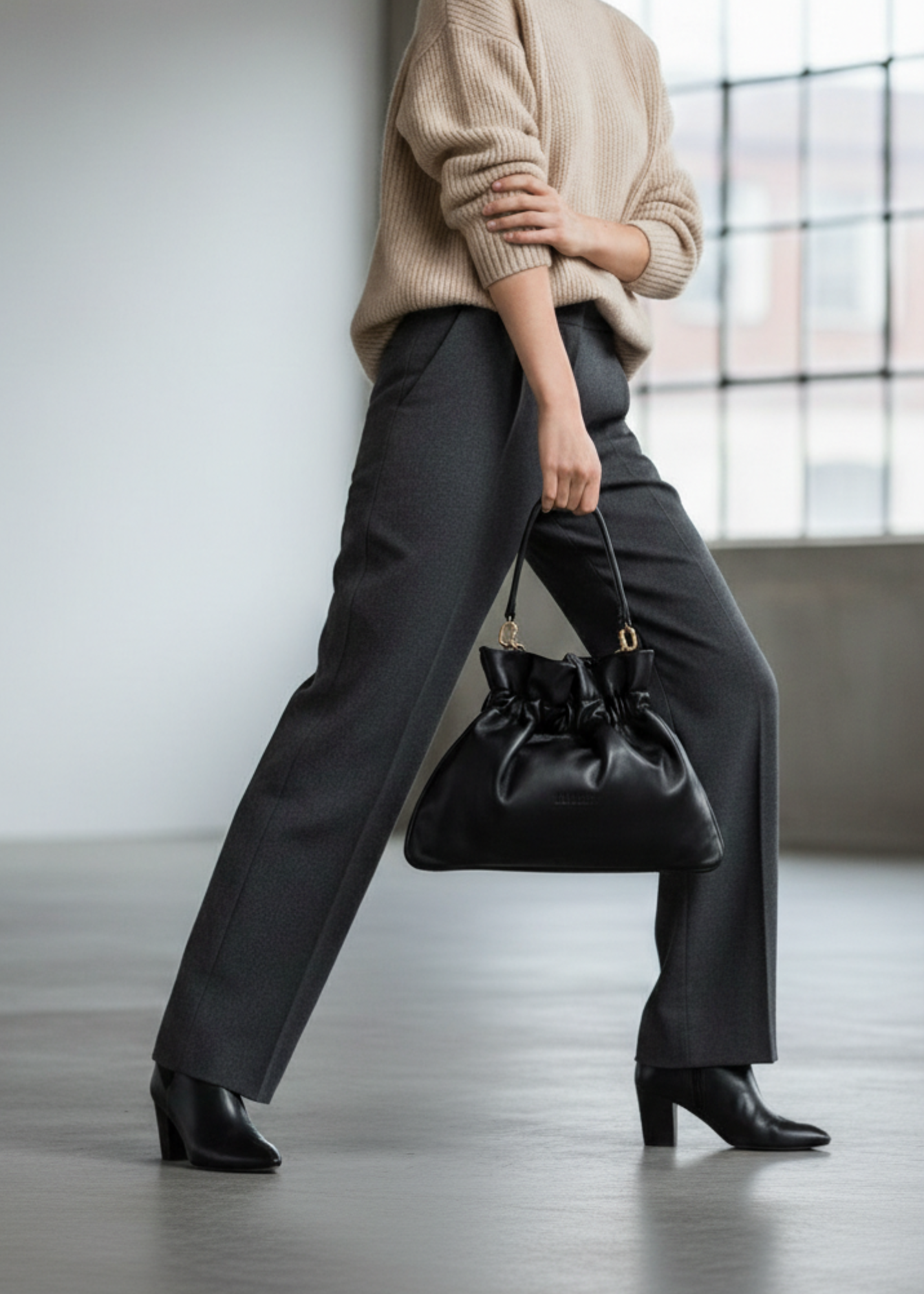 Load image into Gallery viewer, Manhattan Bag - Black
