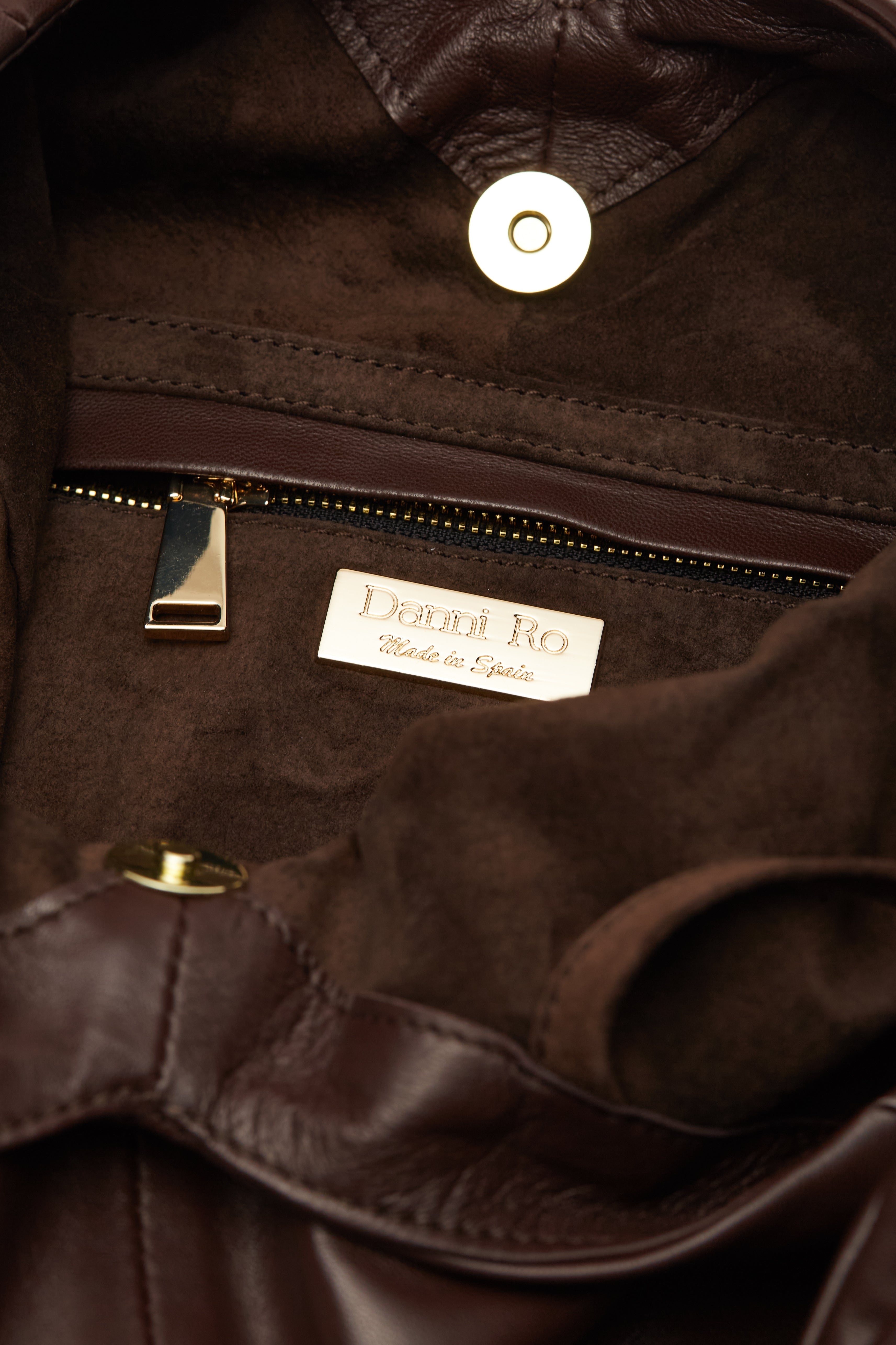 Cargar imagen en el visor de la galería, Joy Bag Baby Leather - Chocolate Brown
