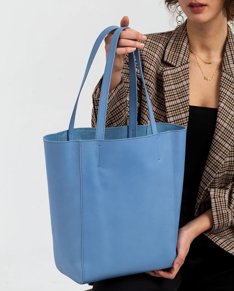 Load image into Gallery viewer, Penelope Tote Bag Light Blue
